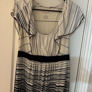 Womens Liz Lange Maternity Top Size M